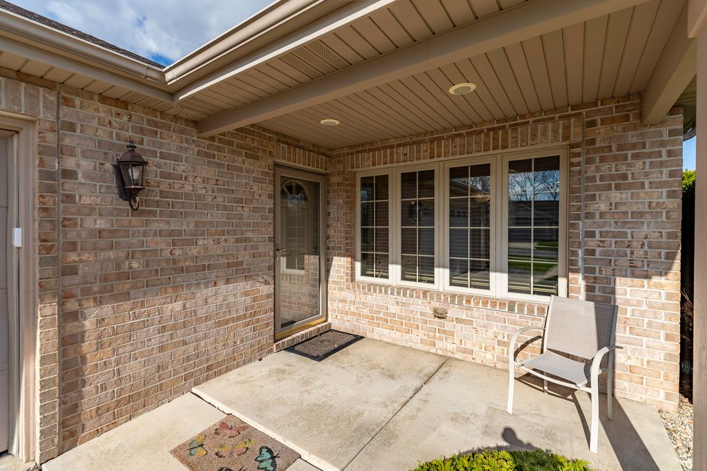 Photo of 9841 Hart Street, Saint John, IN 46373 (MLS # 837070)