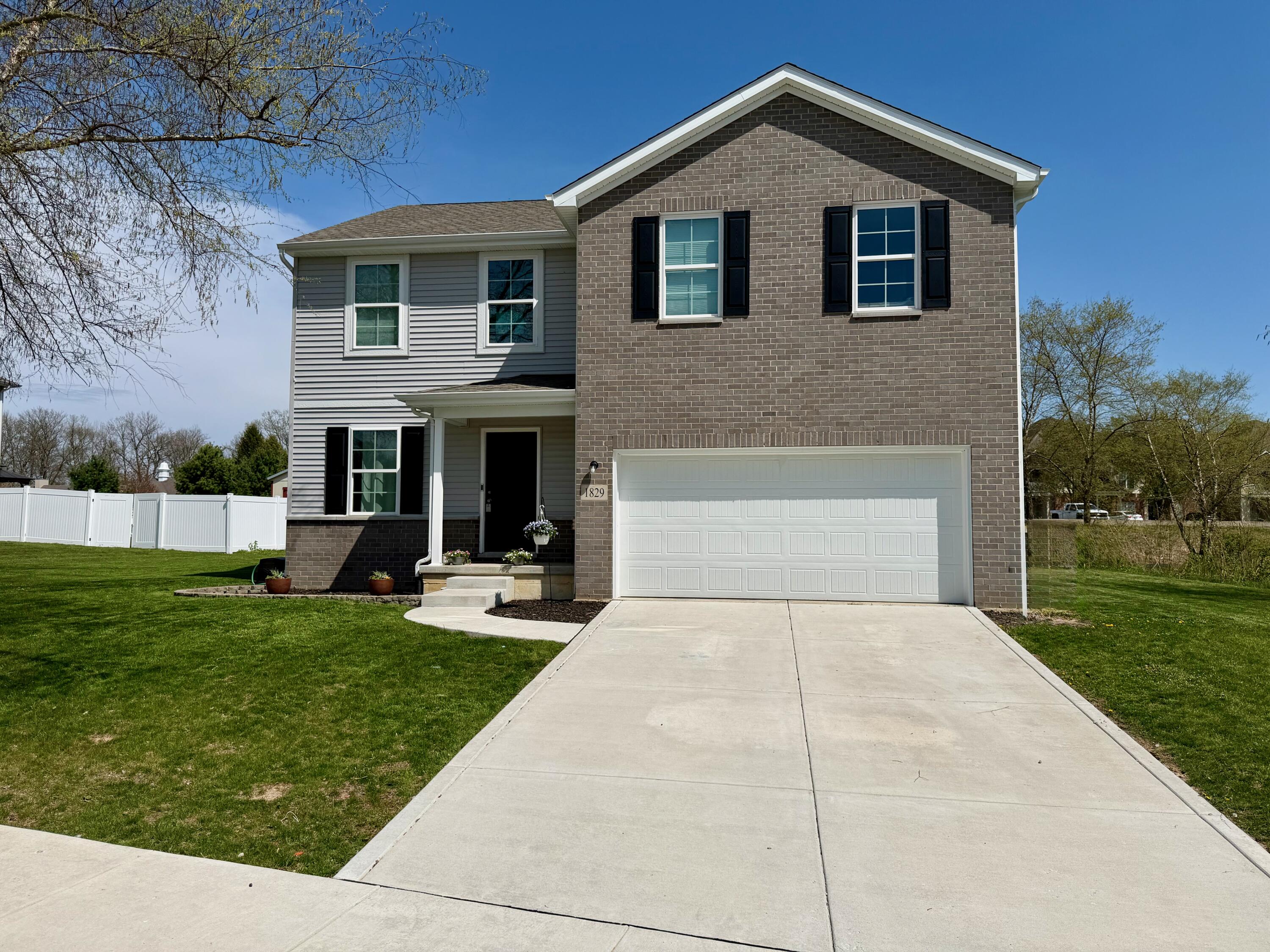 1829 S Creekside Court