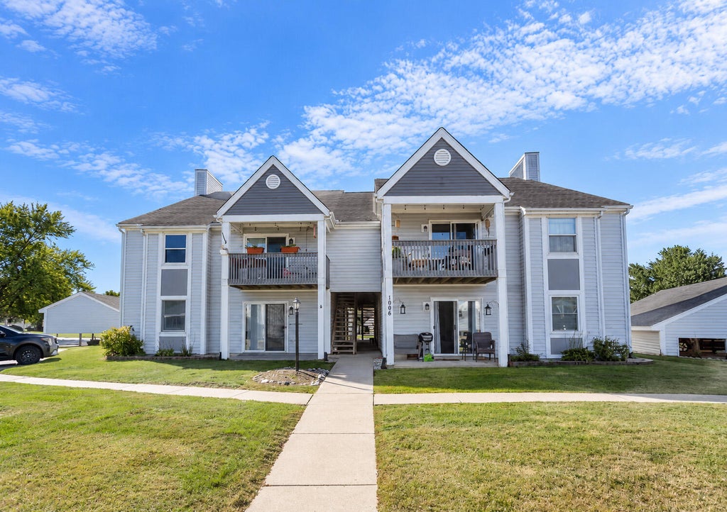 Photo of 1086 Millpond Road #H, Valparaiso, IN 46385 (MLS # 846051)