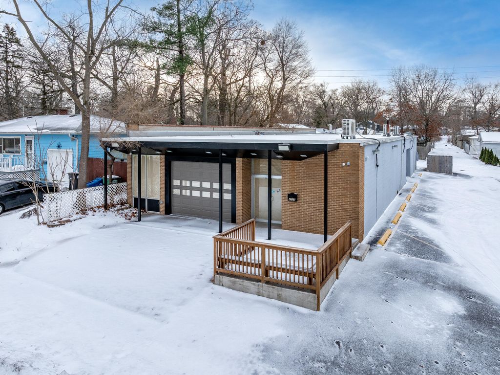 Photo of 4725 Central Avenue, Lake Station, IN 46405 (MLS # 831812)