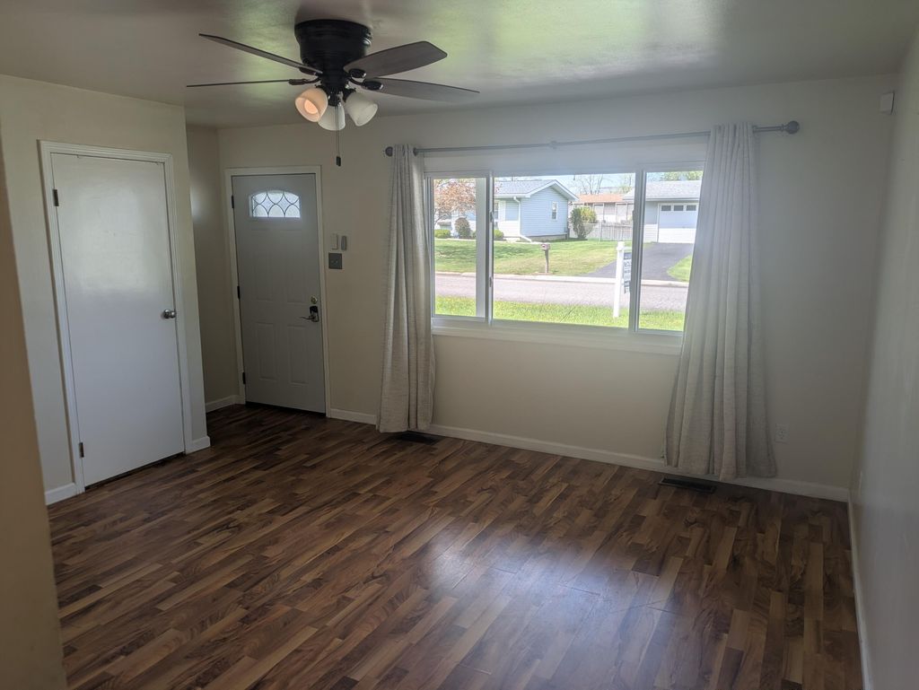 Photo of 414 Salt Creek Parkway, Valparaiso, IN 46385 (MLS # 837071)