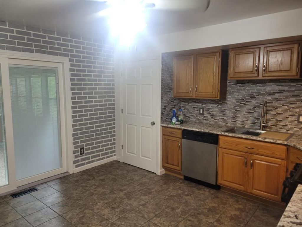 Photo of 414 Salt Creek Parkway, Valparaiso, IN 46385 (MLS # 837071)