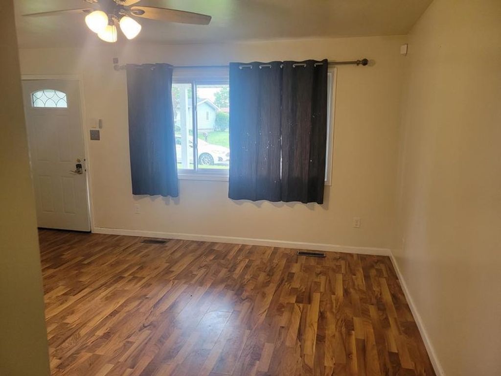 Photo of 414 Salt Creek Parkway, Valparaiso, IN 46385 (MLS # 837071)