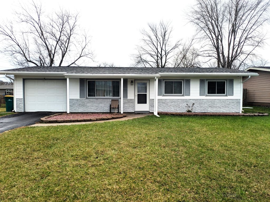 Photo of 414 Salt Creek Parkway, Valparaiso, IN 46385 (MLS # 837071)