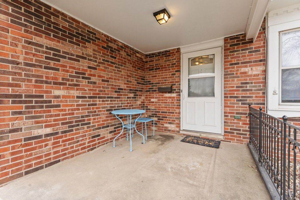 Photo of 303 Somerset Drive, Valparaiso, IN 46383 (MLS # 836592)