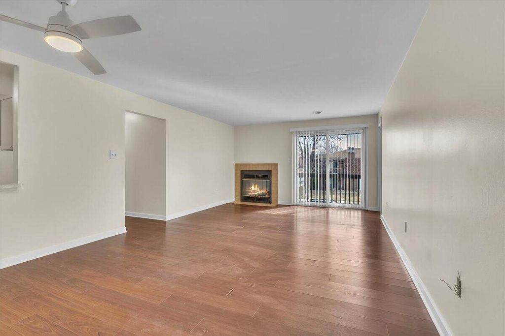 Photo of 1444 Woodview Drive #7, Crown Point, IN 46307 (MLS # 834784)