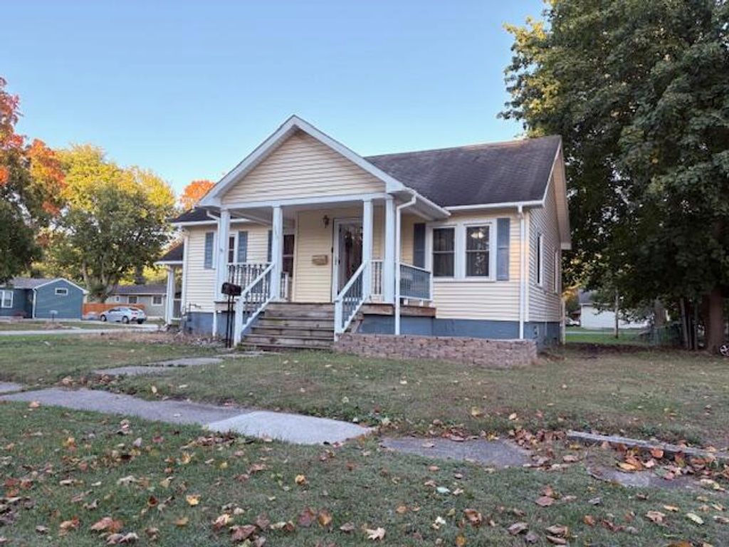Photo of 809 N 3rd Street, Kentland, IN 47951 (MLS # 838089)