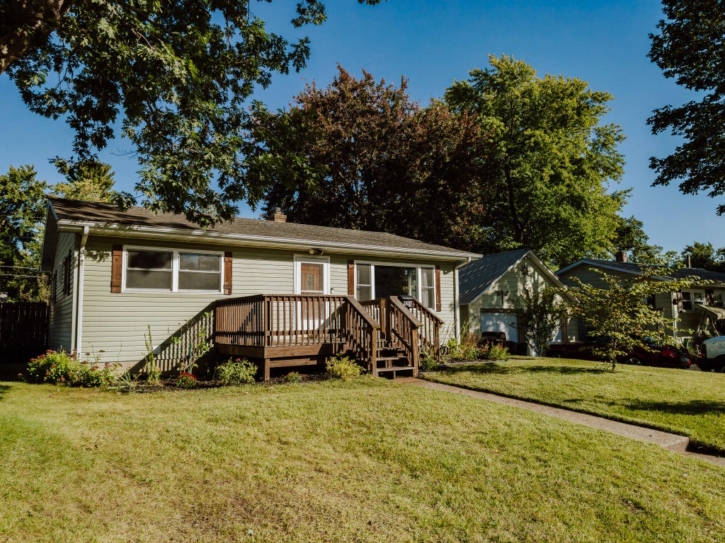 Photo of 424 S Dickson Street, Michigan City, IN 46360 (MLS # 846710)