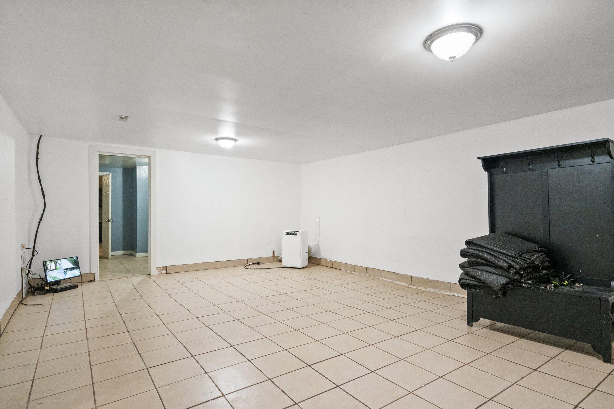 Lowell, Indiana 46356, United States, 4 Bedrooms Bedrooms, ,2 BathroomsBathrooms,Residential,Pending,99694