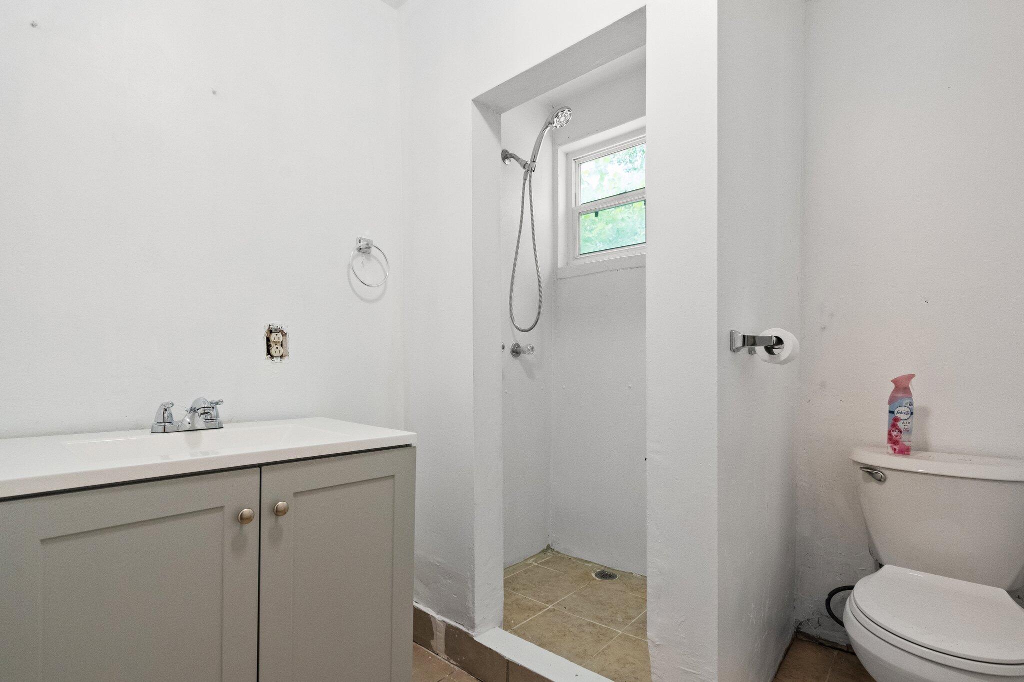 Lowell, Indiana 46356, United States, 4 Bedrooms Bedrooms, ,2 BathroomsBathrooms,Residential,Pending,99694