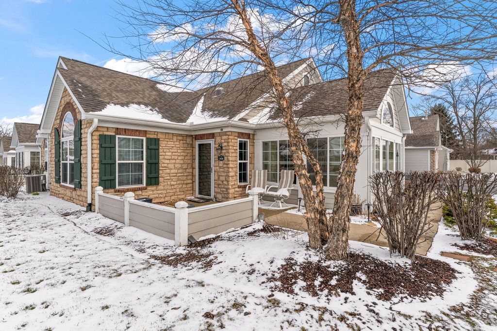 Photo of 2426 Allison Circle #2426, Valparaiso, IN 46383 (MLS # 835662)