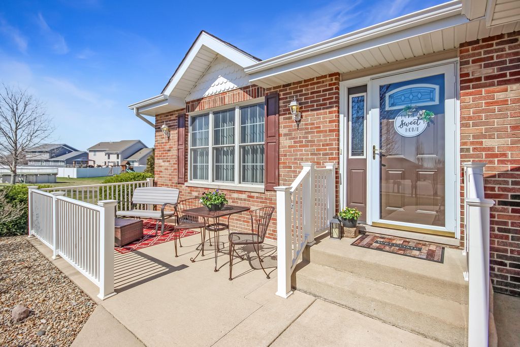 Photo of 5824 Arrowhead Court, Schererville, IN 46375 (MLS # 836047)