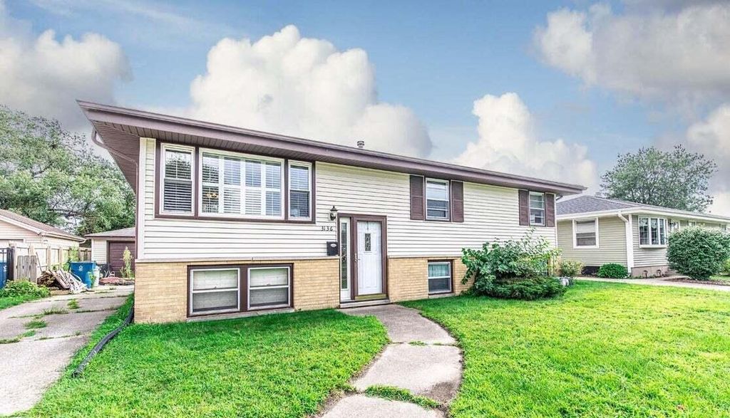 Photo of 3136 Lois Place, Highland, IN 46322 (MLS # 832123)