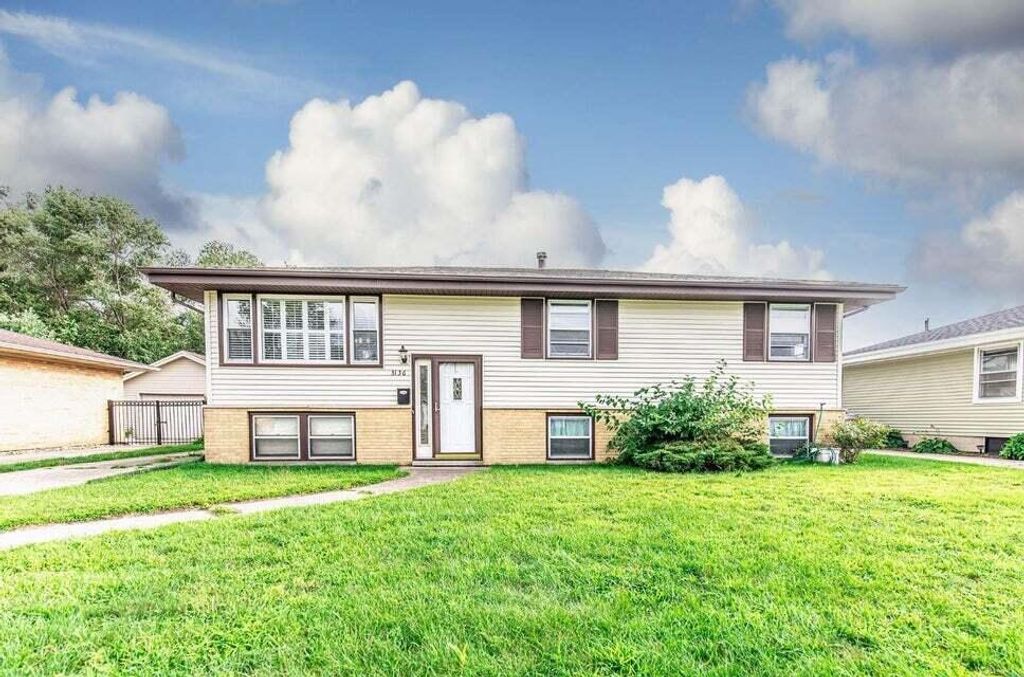 Photo of 3136 Lois Place, Highland, IN 46322 (MLS # 832123)