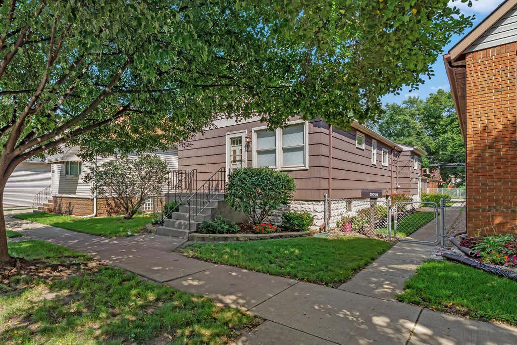 Photo of 4327 Grover Avenue, Hammond, IN 46327 (MLS # 844185)