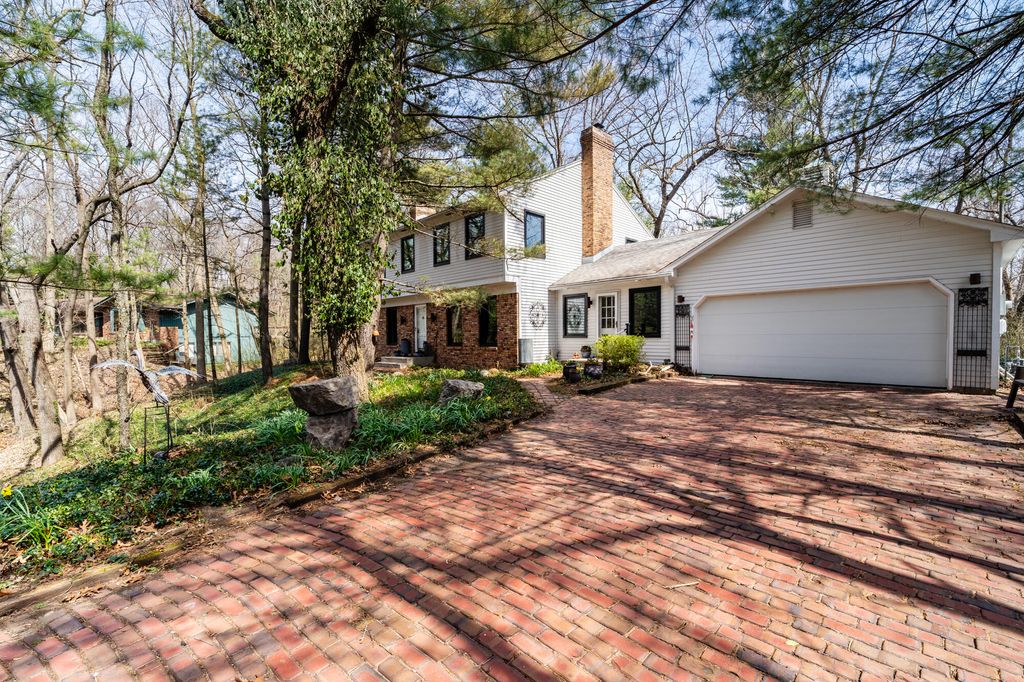 Photo of 20 Crest Drive, Dune Acres, IN 46304 (MLS # 835734)