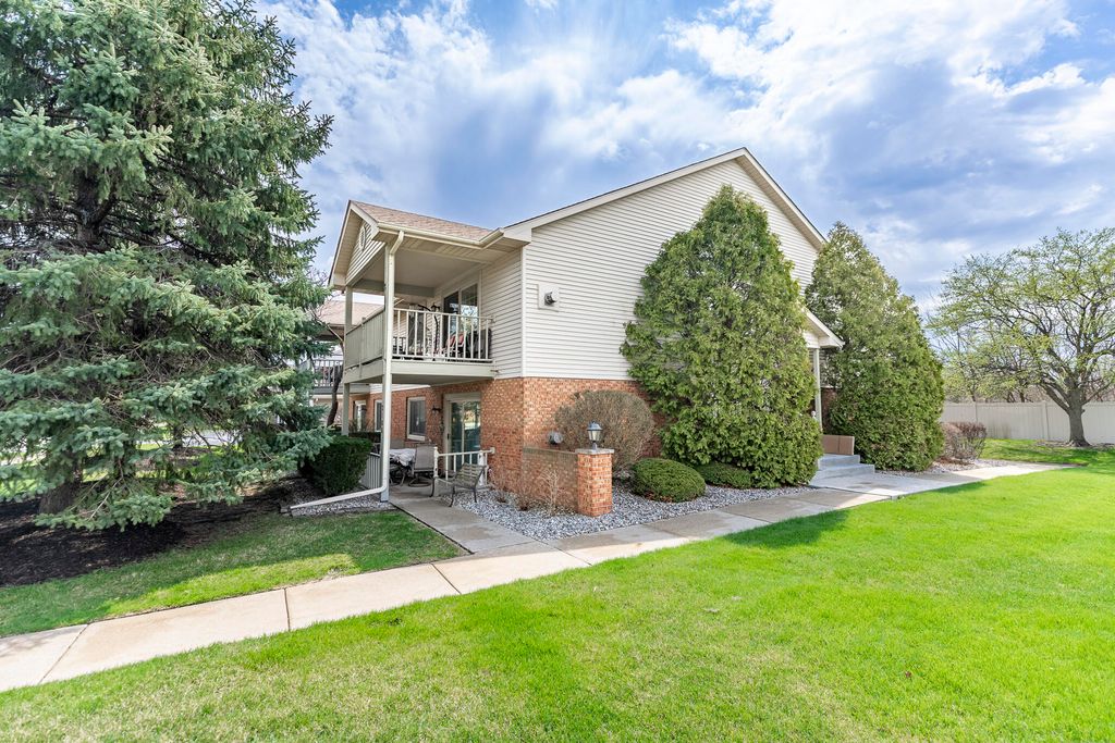 Photo of 2104 Terrace Drive, Highland, IN 46322 (MLS # 836806)