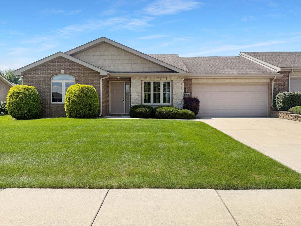 Photo of 9898 Hart Street, Saint John, IN 46373 (MLS # 843656)