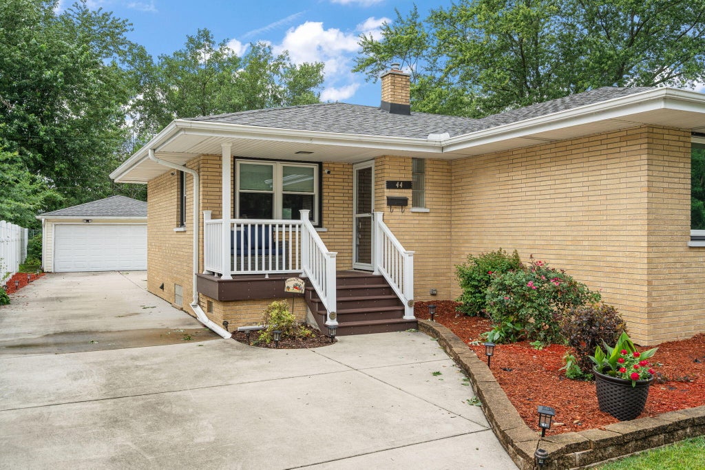 Photo of 44 Timrick Drive, Munster, IN 46321 (MLS # 843043)