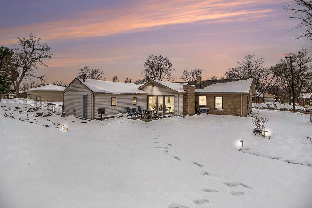 Photo of 812 George Street, Valparaiso, IN 46385 (MLS # 831650)