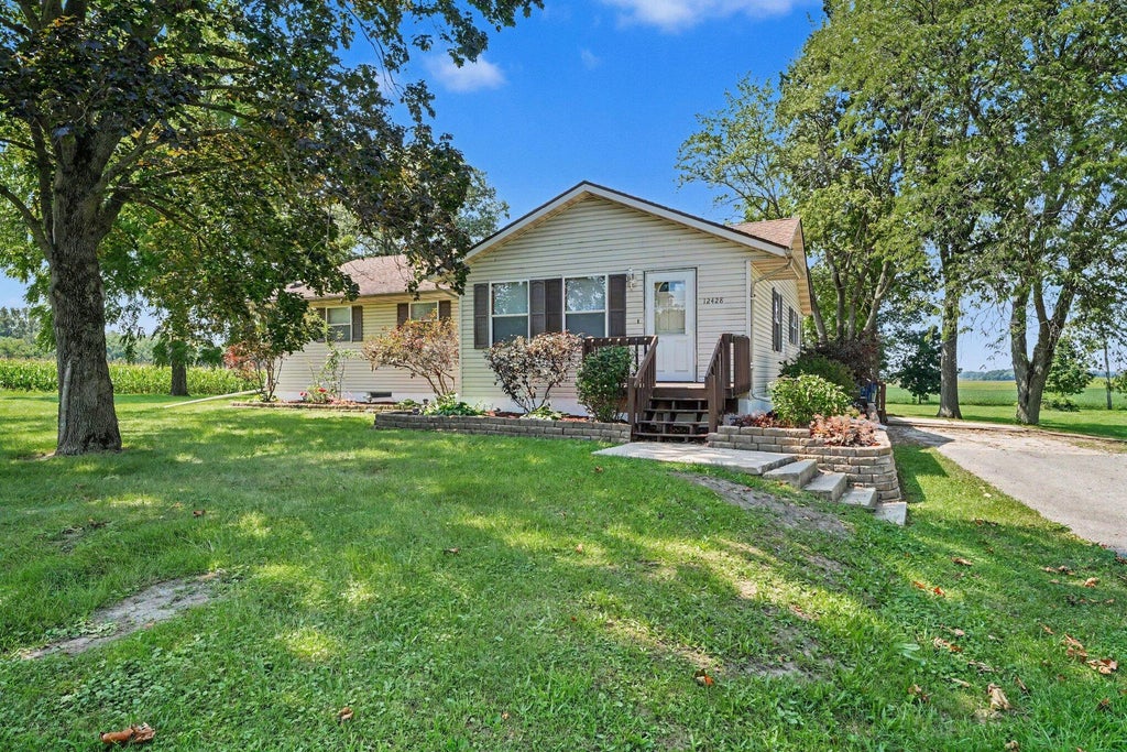 Photo of 12428 Gibson Street, Crown Point, IN 46307 (MLS # 844550)