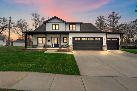 512 W Joliet Street Crown Point IN 46307