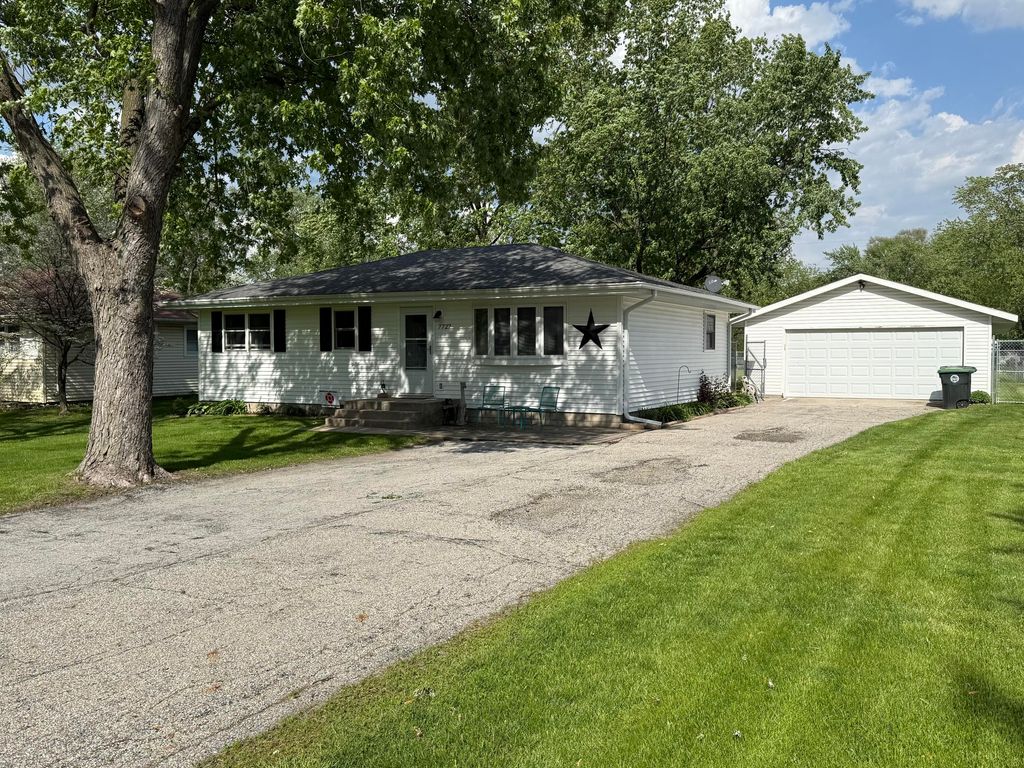 Photo of 7727 Dakota Street, Merrillville, IN 46410 (MLS # 838724)