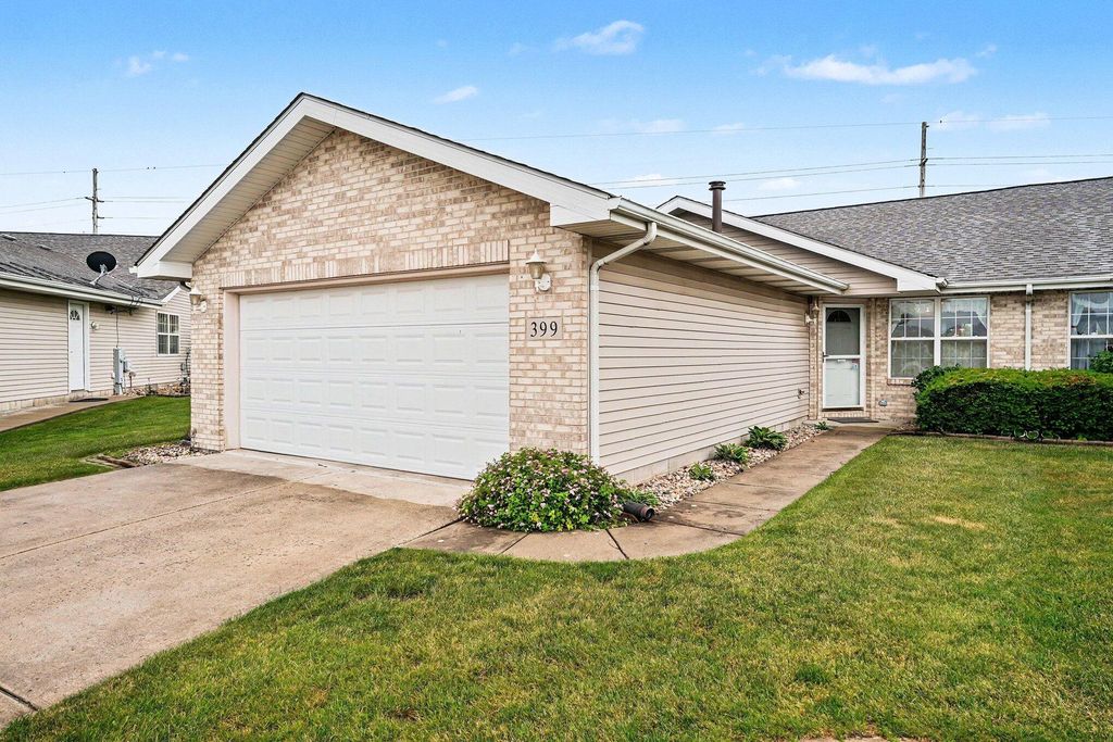 Photo of 399 Golden Oak Court, Crown Point, IN 46307 (MLS # 840362)