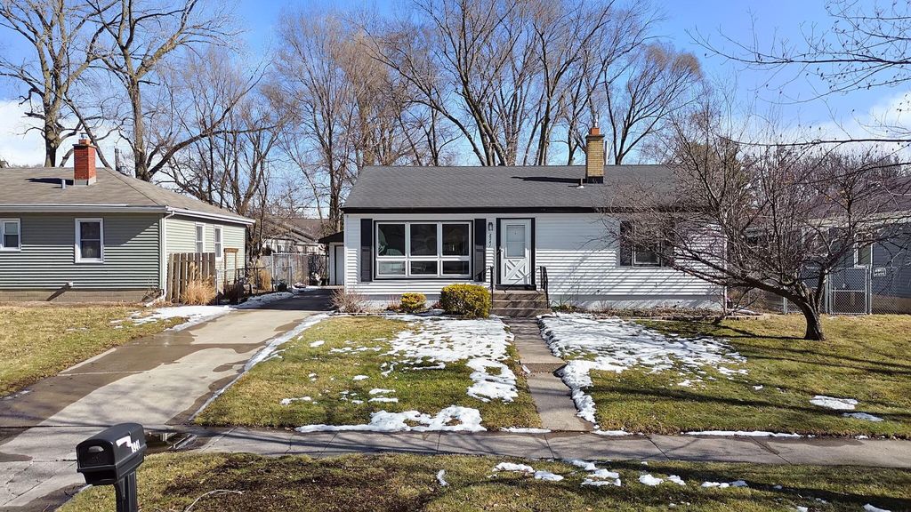 Photo of 8941 Ohio Place, Highland, IN 46322 (MLS # 834683)