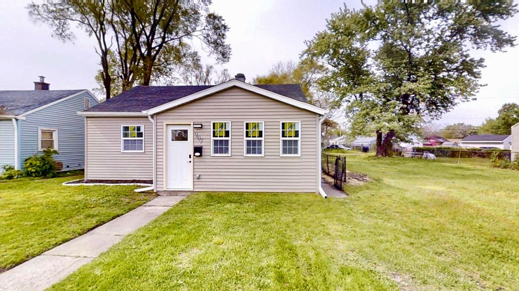 Photo of 907 Central Avenue, Gary, IN 46407 (MLS # 838466)