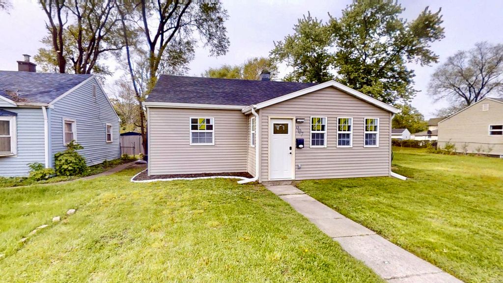 Photo of 907 Central Avenue, Gary, IN 46407 (MLS # 838466)