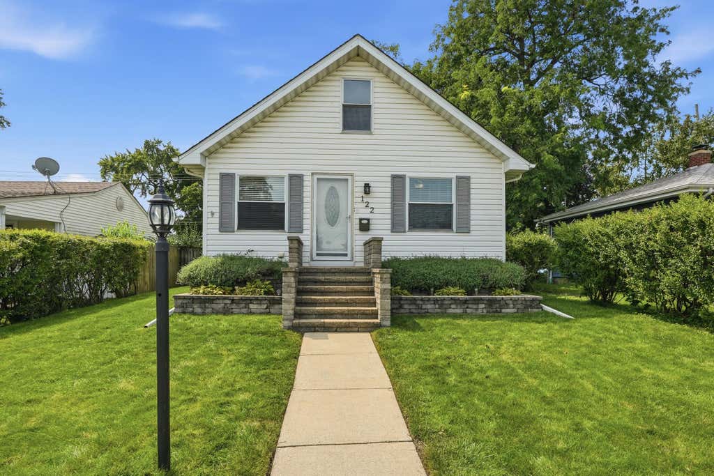 Photo of 122 N Connecticut Street, Hobart, IN 46342 (MLS # 844153)