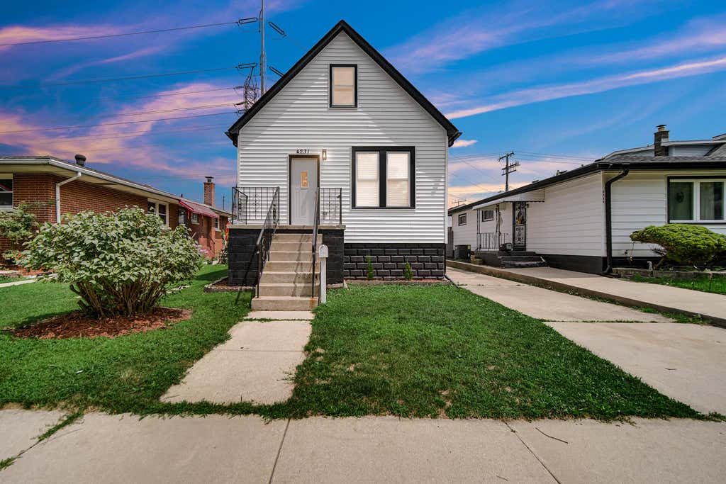 Photo of 4231 Torrence Avenue, Hammond, IN 46327 (MLS # 843086)