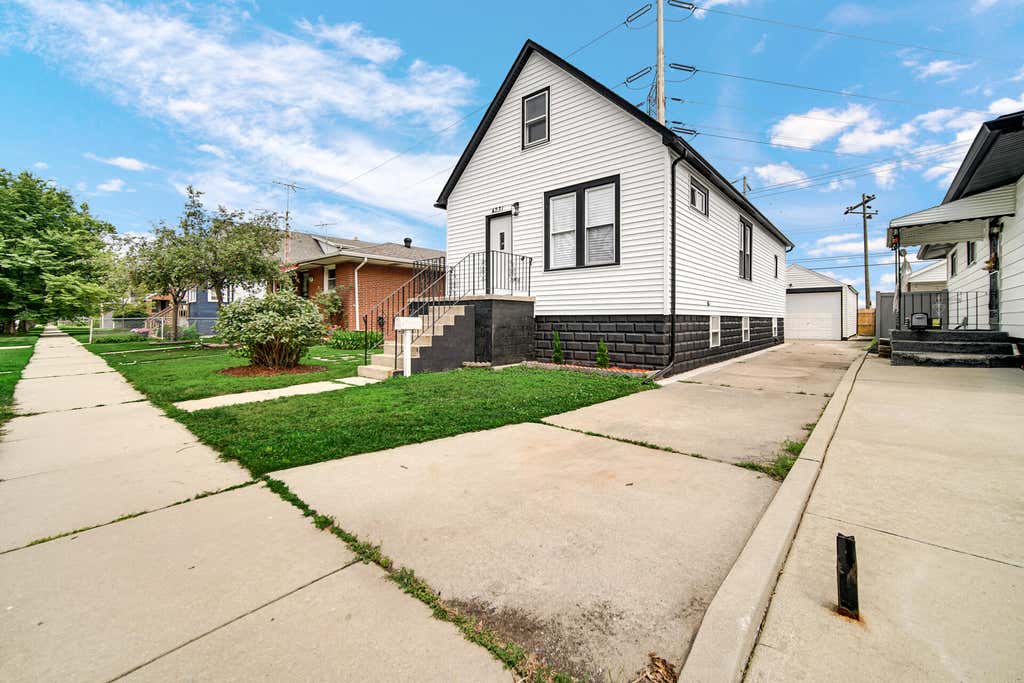 Photo of 4231 Torrence Avenue, Hammond, IN 46327 (MLS # 843086)