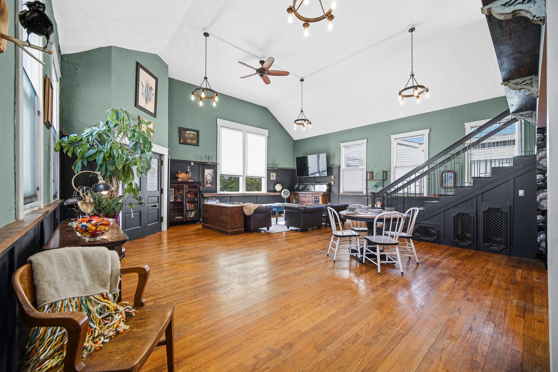 2497 Pike Street