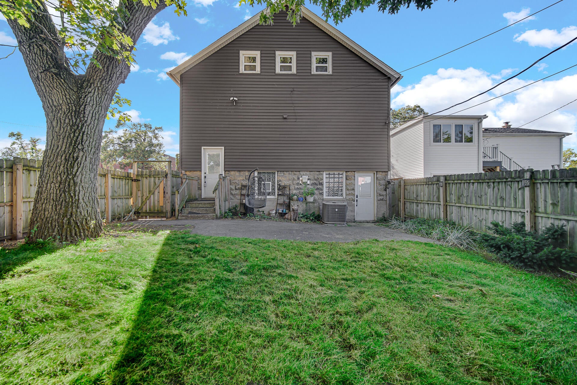 2497 Pike Street
