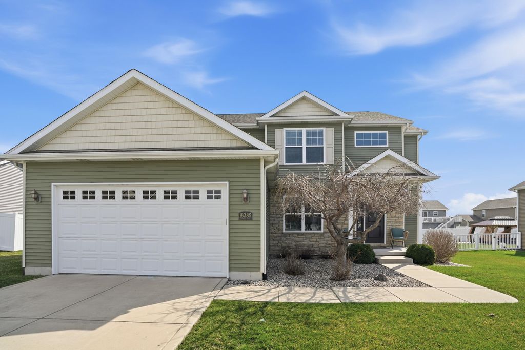 Photo of 18385 Candace Drive, Lowell, IN 46356 (MLS # 836131)