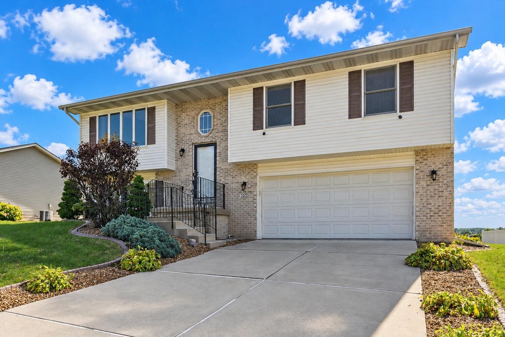 Photo of 8921 W 125th Place, Cedar Lake, IN 46303 (MLS # 847311)