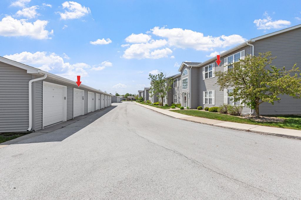 Photo of 8220 Lincoln Circle #B, Merrillville, IN 46410 (MLS # 838838)
