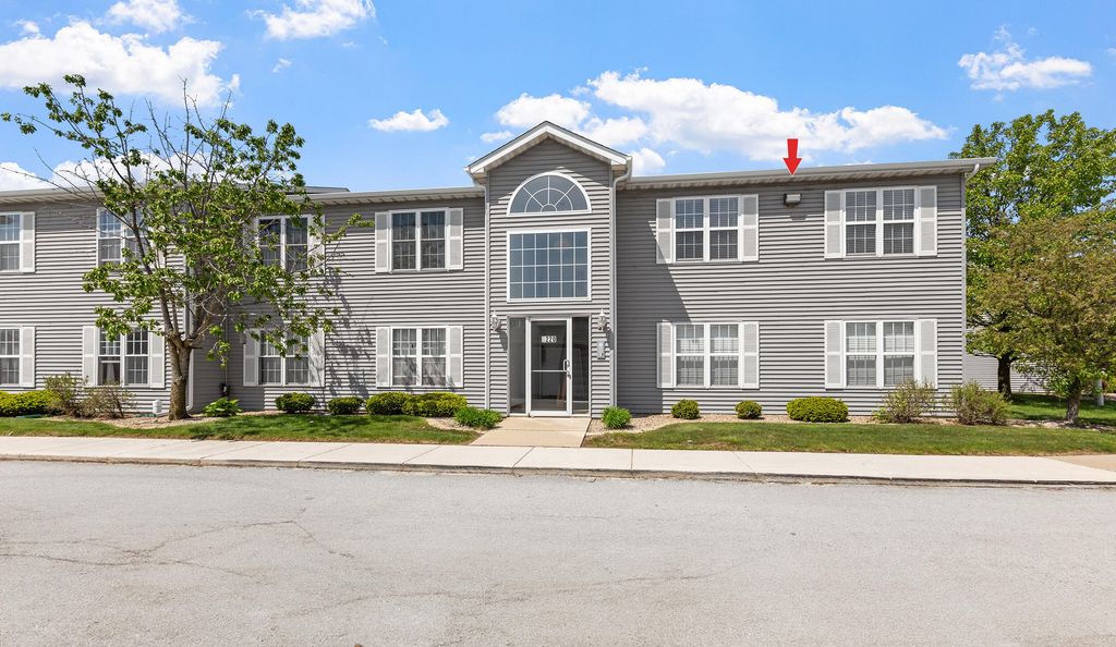 Photo of 8220 Lincoln Circle #B, Merrillville, IN 46410 (MLS # 838838)
