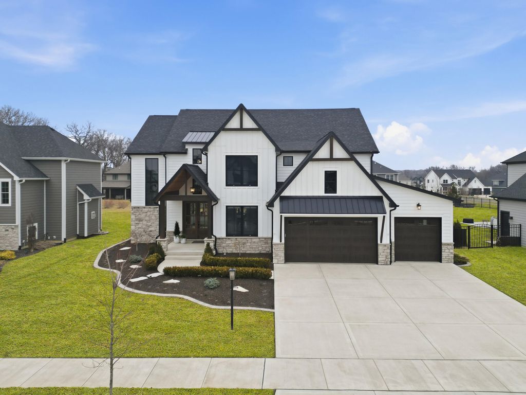 Photo of 9727 Dune Grass Way, Saint John, IN 46373 (MLS # 837986)