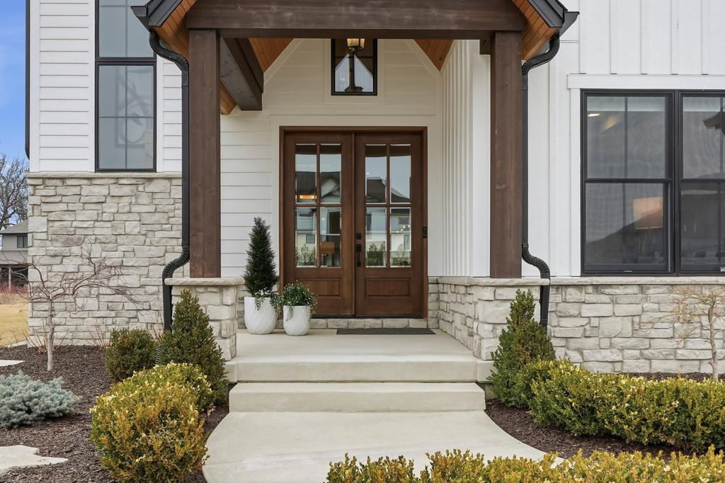 Photo of 9727 Dune Grass Way, Saint John, IN 46373 (MLS # 837986)