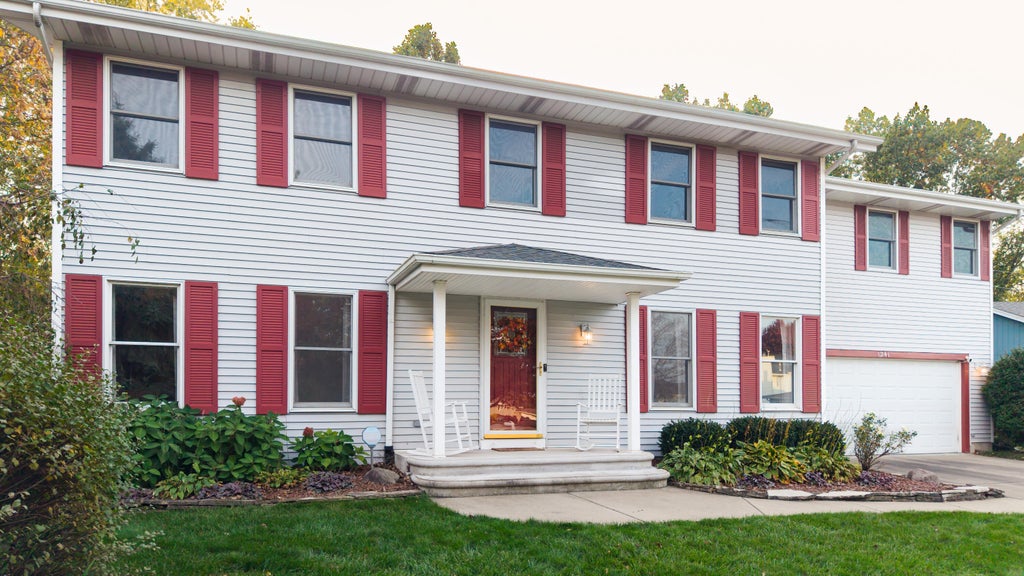 Photo of 1241 Lisa Lane, Schererville, IN 46375 (MLS # 847531)