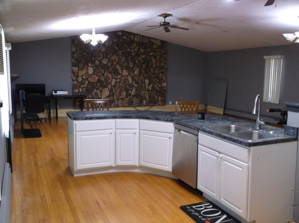 Photo of 704 N Oakwood Drive, Griffith, IN 46319 (MLS # 841627)