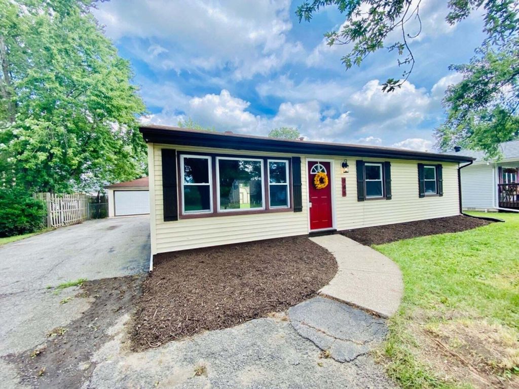 Photo of 745 Juniper Road, Valparaiso, IN 46385 (MLS # 838910)