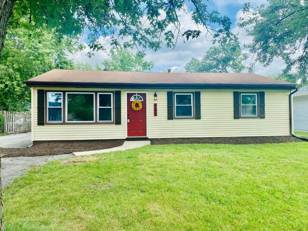 Photo of 745 Juniper Road, Valparaiso, IN 46385 (MLS # 838910)