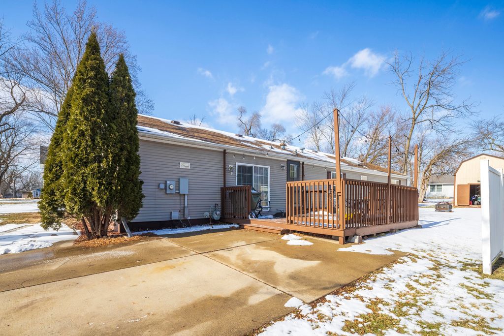 Photo of 409 W South Street, Hebron, IN 46341 (MLS # 833161)