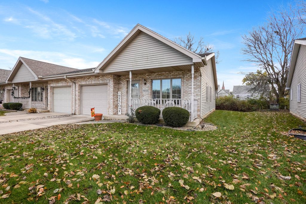 Photo of 1932 Church Street, Dyer, IN 46311 (MLS # 832563)