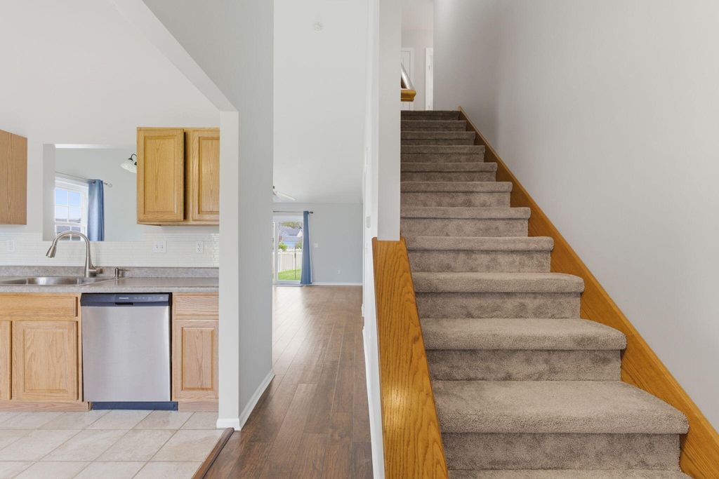 Photo of 1406 Pine Creek Road, Valparaiso, IN 46383 (MLS # 838562)