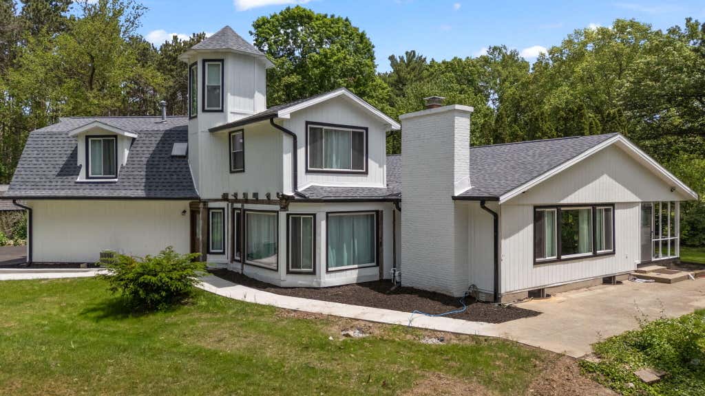 Photo of 6606 W Calloway Street, Michigan City, IN 46360 (MLS # 844222)